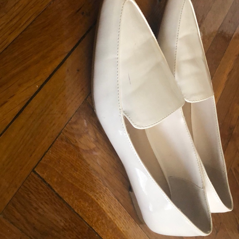 White flats - Picture 4 of 4